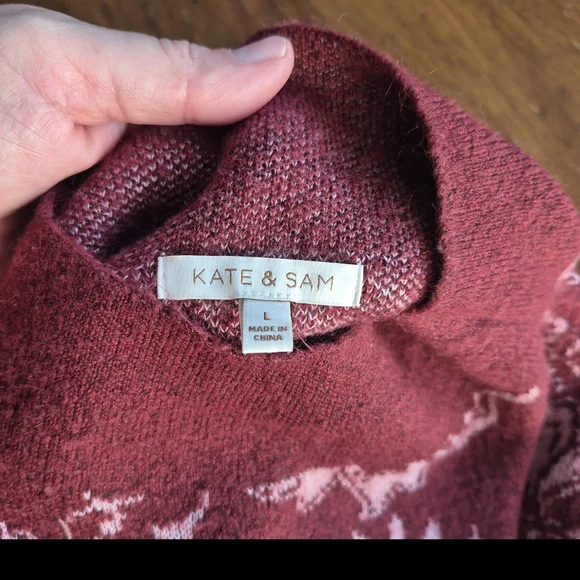 Elegant Floral Women's Turtleneck Sweater - Burgundy and Pink - Picture 2 of 6